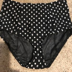 Torrid bikini bottom Size 0 skulls